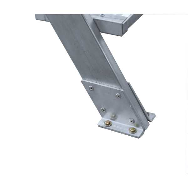 Escalera de acceso de 45 Grados MAX de 3 peldaños marca KTL