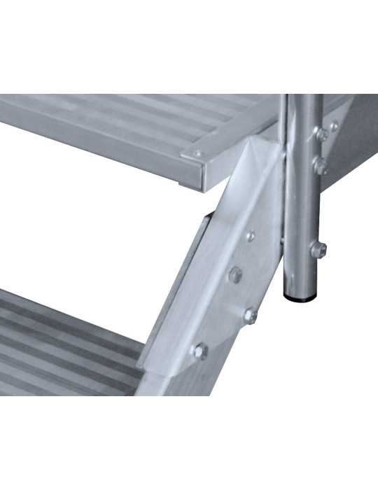 Escalera de acceso de 45 Grados MAX de 3 peldaños marca KTL