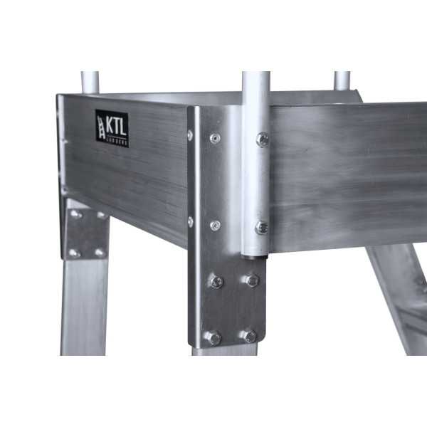 Escalera de plataforma móvil EP-1 de 3 peldaños con plataforma de 49x60 cm marca KTL