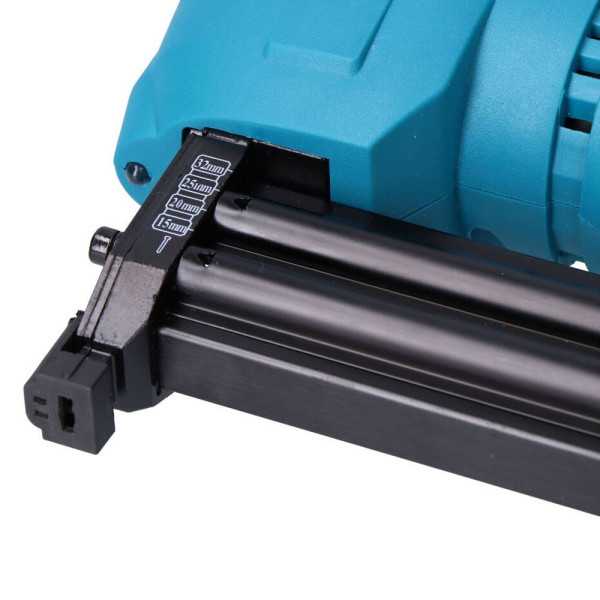 Grapadora Clavadora 20 V sin Batería Ni Cargador KOMA TOOLS