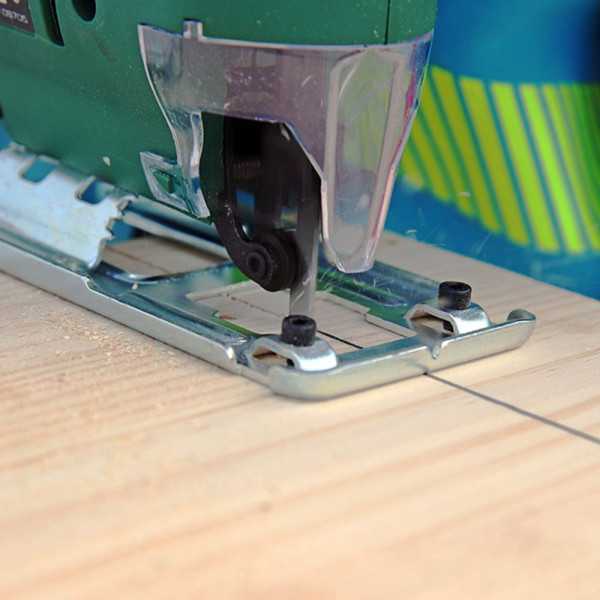 Sierra de Calar 580W con Cable 2 m, 260 x 250 mm KOMA TOOLS