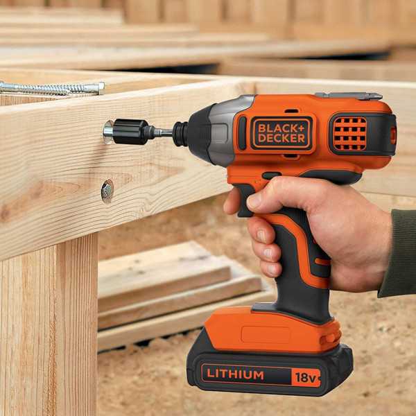 Kit Atornillador de Impacto 18 V ¼ pulg con Batería 2.0Ah y Cargador BLACK+DECKER