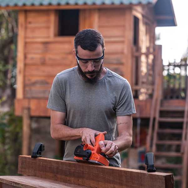 Cepillo Eléctrico 710 W BLACK+DECKER