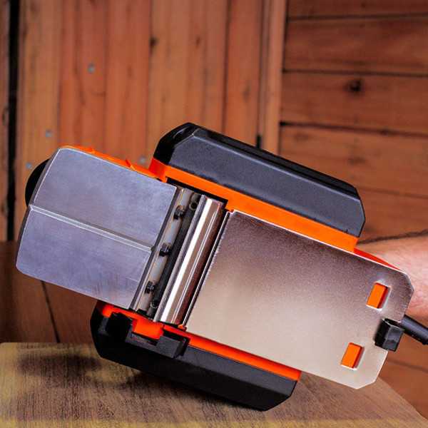 Cepillo Eléctrico 710 W BLACK+DECKER