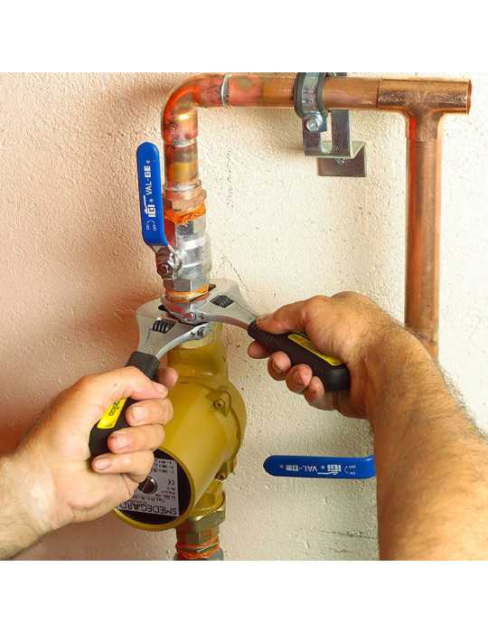 Llave Ajustable de Gran Apertura de 6 pulg y 8 pulg. Expositor de 12 unidades IREGA