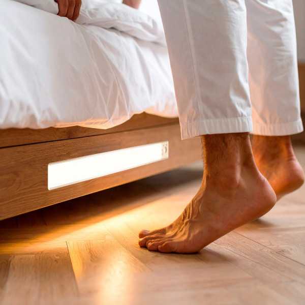 Regleta LED Regulable y Recargable con Sensor, Magnética, 2,5 W, 3CCT, 2200 mAh, 14 x 40 x 606 mm EDM