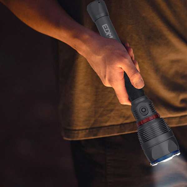 Linterna LED de Largo Alcance, Wolf Pro R2, 18000 lm EDM