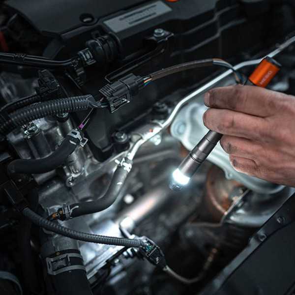 Linterna Inspector 500+. Boli Flexpower, por la Compra de 6 Unidades un Expositor de Regalo NEBO