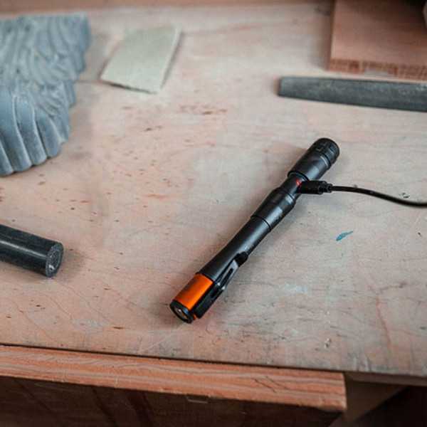 Linterna Inspector 500+. Boli Flexpower, por la Compra de 6 Unidades un Expositor de Regalo NEBO