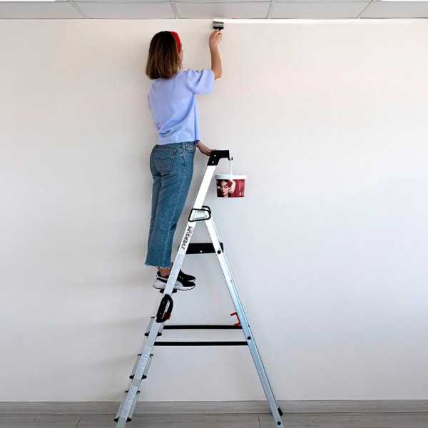 Escalera Profesional Delux de Aluminio 3 Peldaños PERSUM