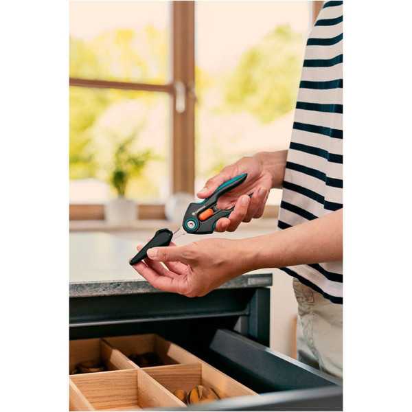 Tijeras Gripcut con Corte Bypass GARDENA