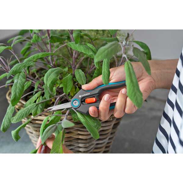 Tijeras Gripcut con Corte Bypass GARDENA