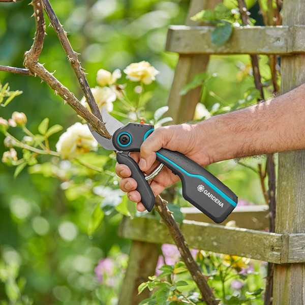 Tijera de Podar Assistcut de Batería para Jardín Assistcut GARDENA