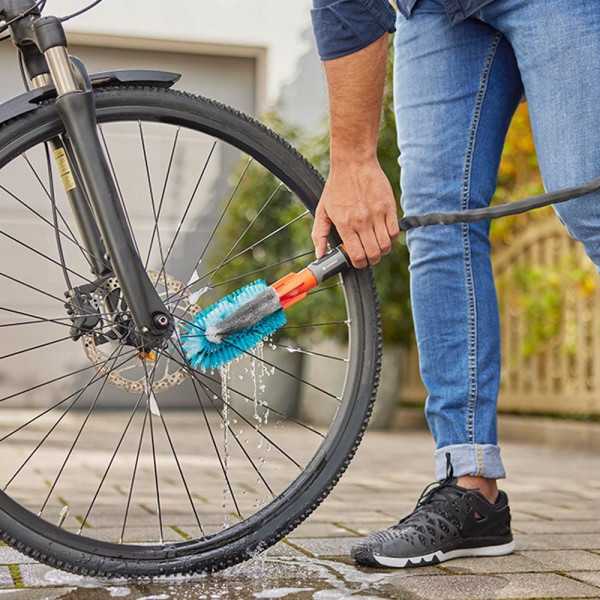 Kit de Cepillo de Limpieza de Bicicletas y Jabón Cleansystem GARDENA