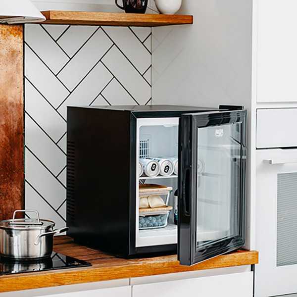Nevera Termoeléctrica AD8088, Negra, 29 l, 38 x 47,1 x 45 cm ADLER