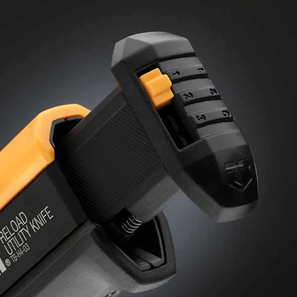 Cúter Recargable con 5 + 5 Hojas TOUGHBUILT