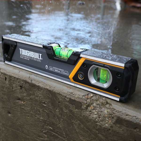 Nivel Magnético Tubular, con Burbuja Iluminada, 23 cm TOUGHBUILT