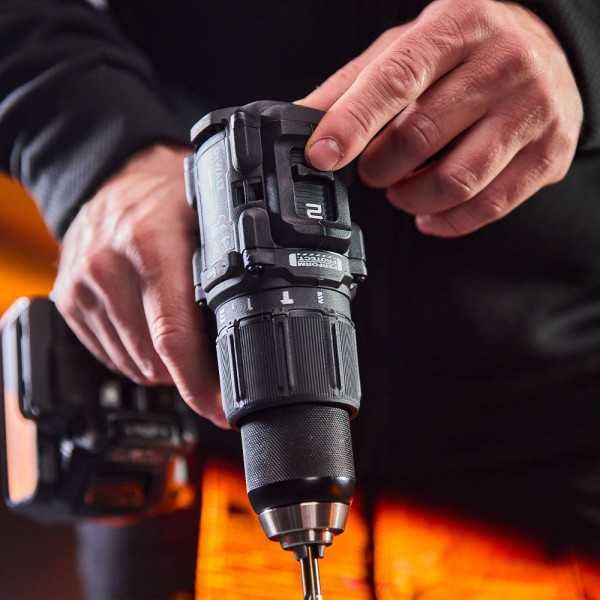 Kit Taladro Percutor sin Escobillas Mclaren Xr 18 V Ø13 mm, con 2 Baterías 5 Ah y Cargador DEWALT