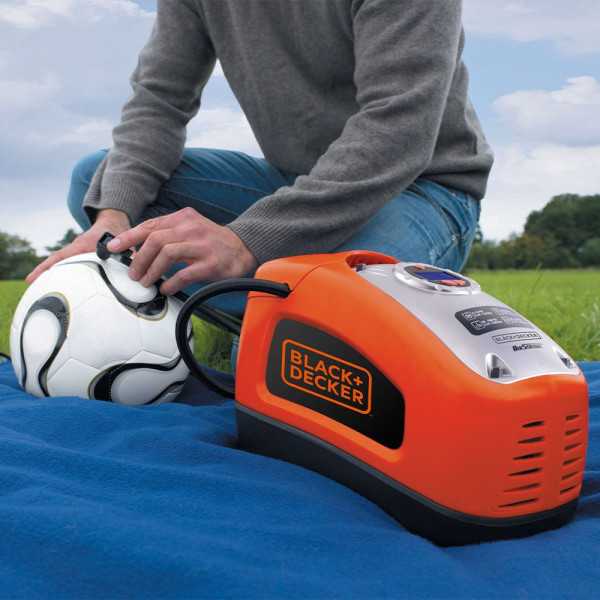 Inflador de Aire 230 V Ca y 12 V Cc con Accesorios, 11,03 bar BLACK+DECKER