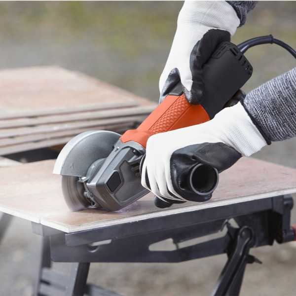 Amoladora Mini 750 W Ø115 mm, 12.000 rpm con Cable BLACK+DECKER