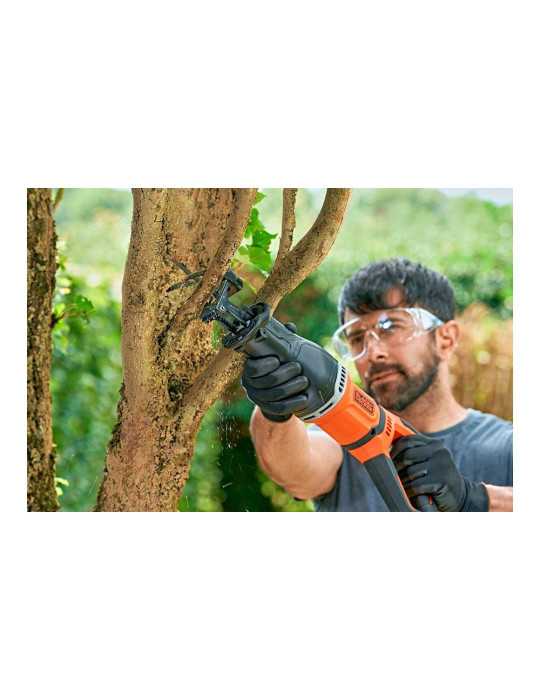Sierra de Sable 750W con Cable BLACK+DECKER