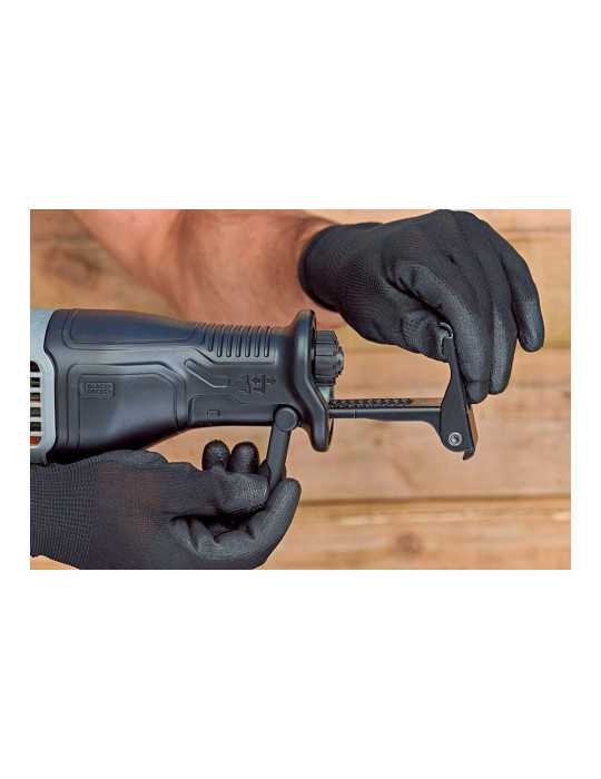 Sierra de Sable 750W con Cable BLACK+DECKER