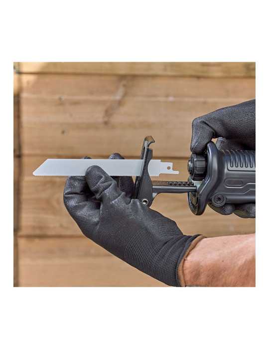 Sierra de Sable 750W con Cable BLACK+DECKER