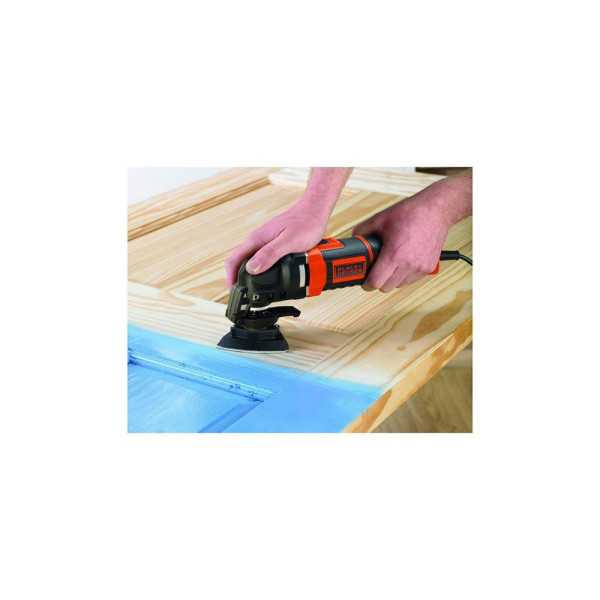 Multiherramienta Oscilante MT300KA-QS 300W con Cable 3 m BLACK+DECKER