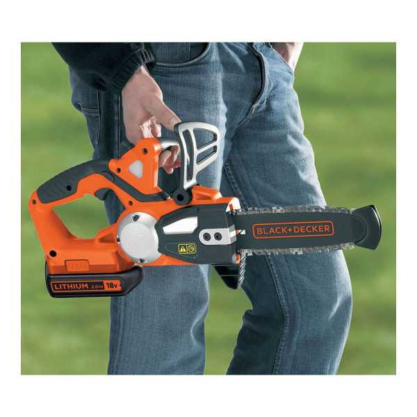 Motosierra 18V con Bateria 2Ah y Cargador BLACK+DECKER