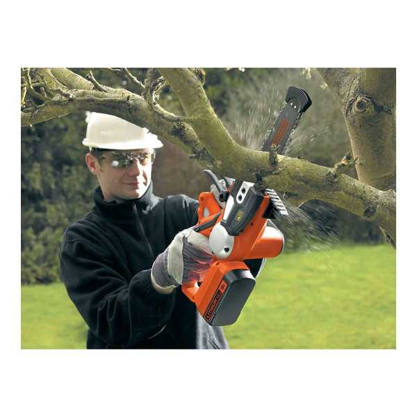 Motosierra 18V con Bateria 2Ah y Cargador BLACK+DECKER