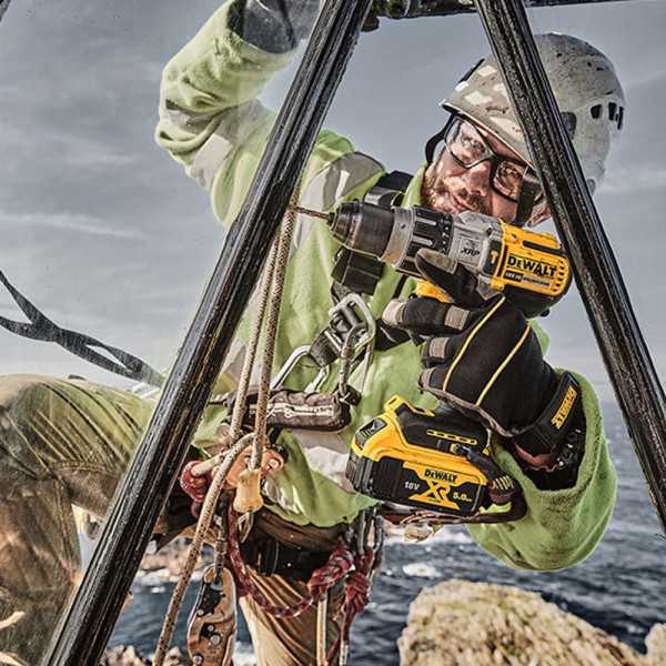 Kit Taladro Percutor Xr Brushless 18V Xrp con 2 Baterías Li-Ion 5Ah y Cargador DEWALT