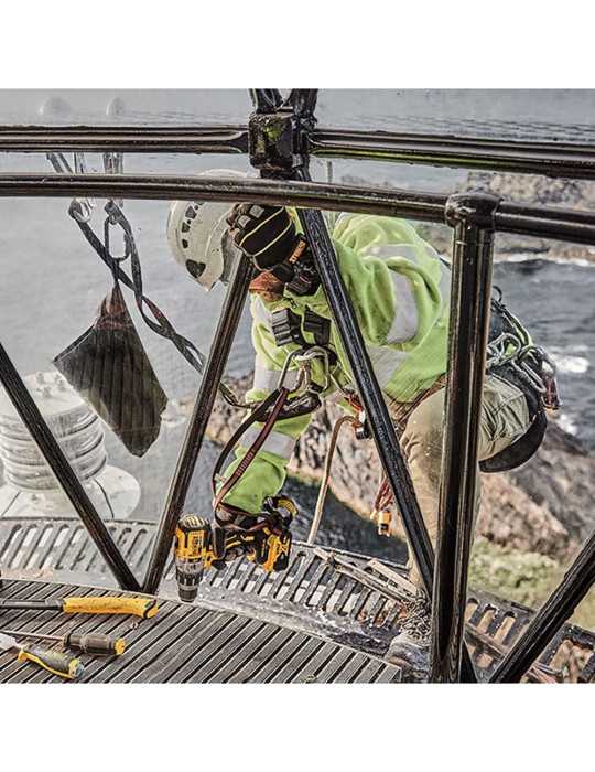 Kit Taladro Percutor Xr Brushless 18V Xrp con 2 Baterías Li-Ion 5Ah y Cargador DEWALT