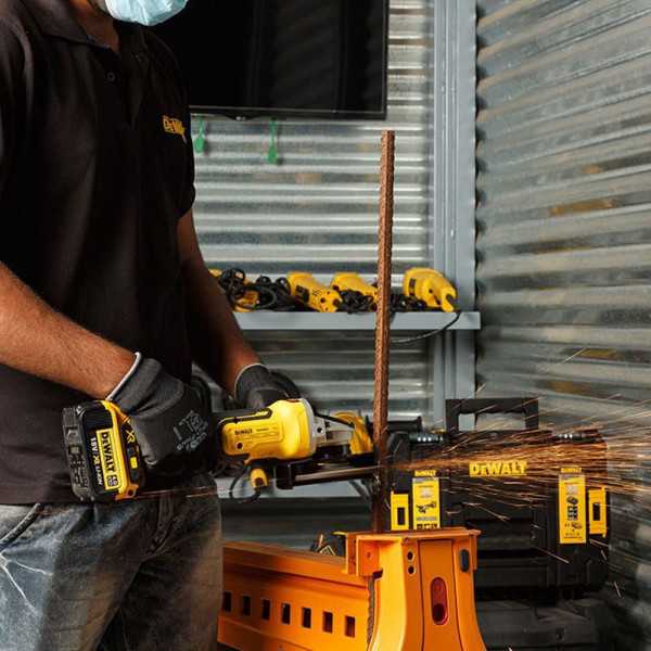 Amoladora Mini Brushless Xr 18V Ø125 mm con 2 Baterías Li-Ion 5AH, Cargador y Maletín Tstak Ii DEWALT