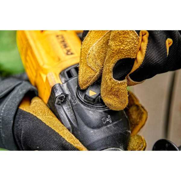 Martillo Percutor SDS Plus Ligero Combinado 800 W con Cable DEWALT