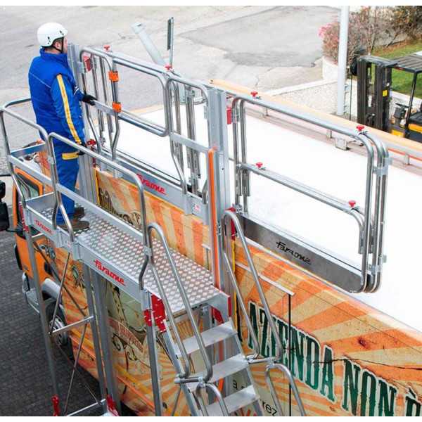 Escalera con plataforma y barandilla regulable TSA-S FARAONE