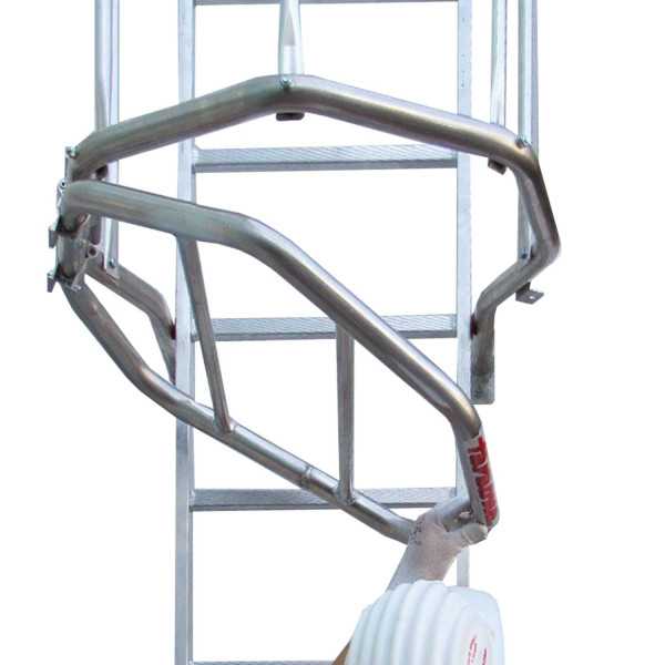 Escalera vertical de seguridad con jaula y descansillo Altura de pared entre 11.04 - 11.32 m SVS1-1132 FARAONE