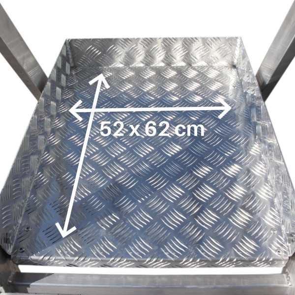Escalera con amplia plataforma, estabilizadores de serie y 4 peldaños PLS4 FARAONE