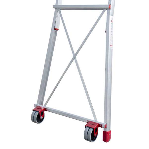 Escalera con amplia plataforma, estabilizadores de serie y 4 peldaños PLS4 FARAONE