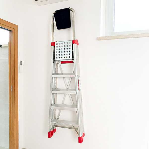 Escalera profesional con peldaños cómodos Peldaños 8 DOMUS8 FARAONE