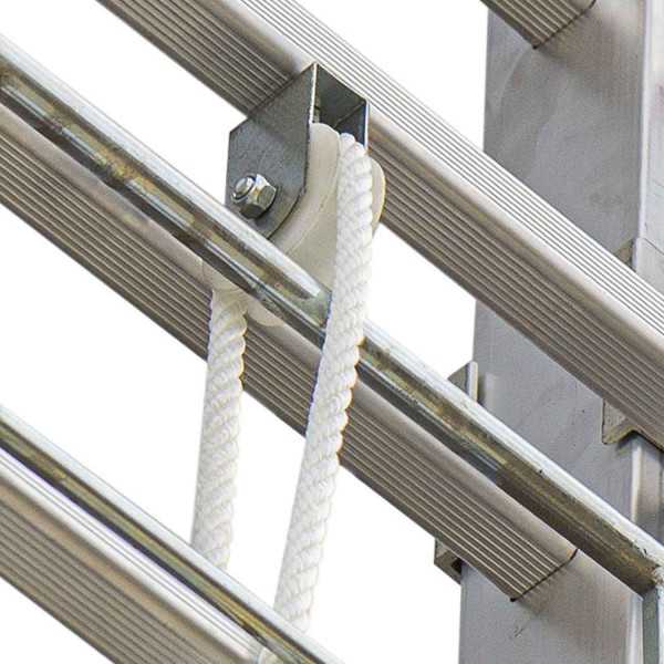 Escalera de aluminio extensible con cuerda Peldaños 15-15 EN215 FARAONE
