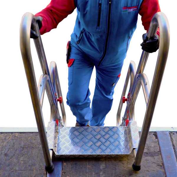 Escalera plegable de acceso a camiones con altura regulable.5-8 peldaños SCRT5 FARAONE
