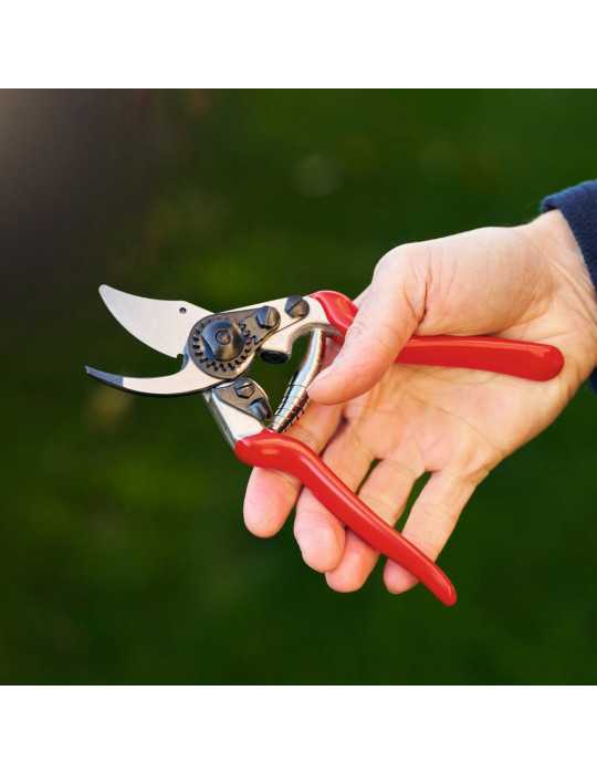 Tijera de Poda Ergonómica, tipo Bypass, Modelo 6, para Mano Mediana, Capacidad de Corte Hasta Ø20 mm FELCO