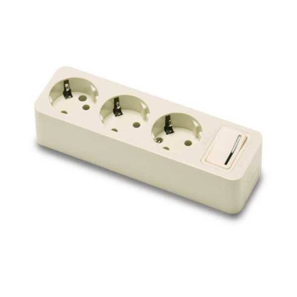 Base 3 Tomas/TT. sin Cable con Interruptor 2523 [LOTE DE 4 Unidades] FAMATEL