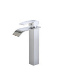 Grifo monomando de lavabo efecto cascada modelo Bariloche