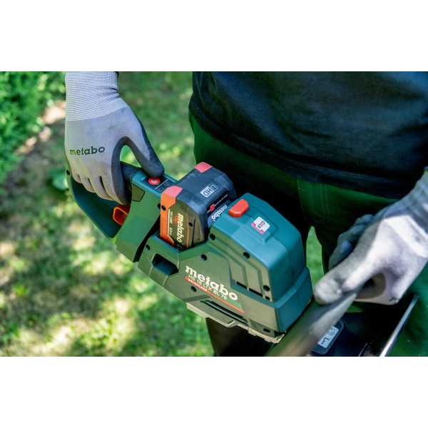 Cortasetos de bateria HS 18 LTX BL 55 METABO