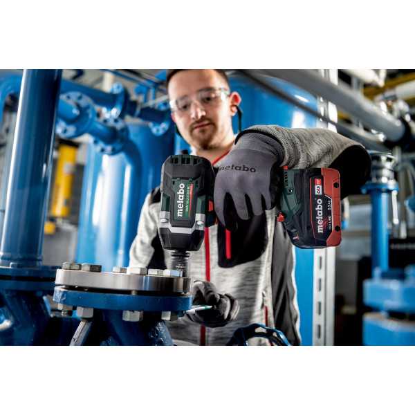 Llaves de Impacto de bateria sin Escobillas SSW 18 LTX 800 BL METABO