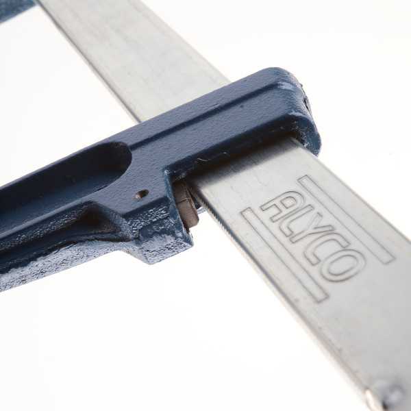 Tornillo de apriete con émbolo 800x120 mm URKO