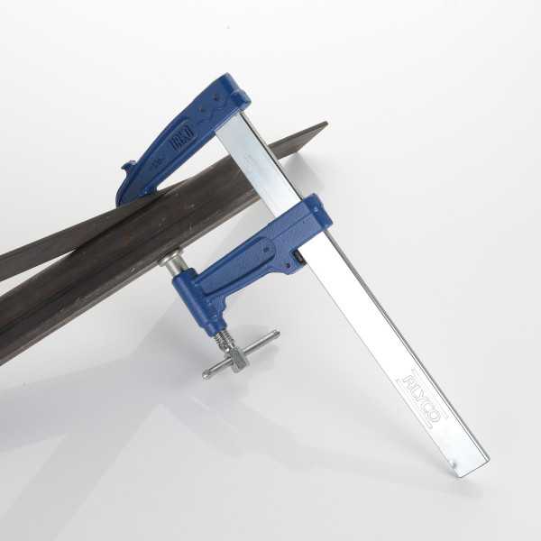 Tornillo de apriete con émbolo 800x120 mm URKO