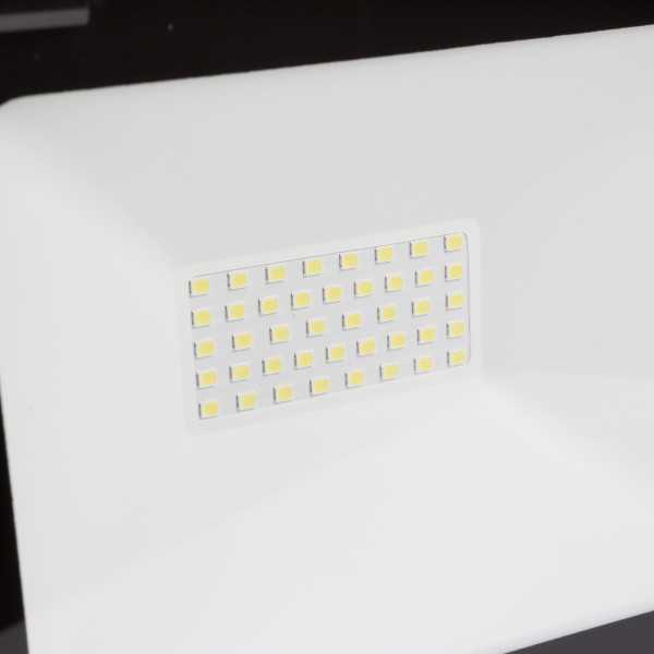 Proyector inclinable extrafino 30W SMD IP65 ALYCO