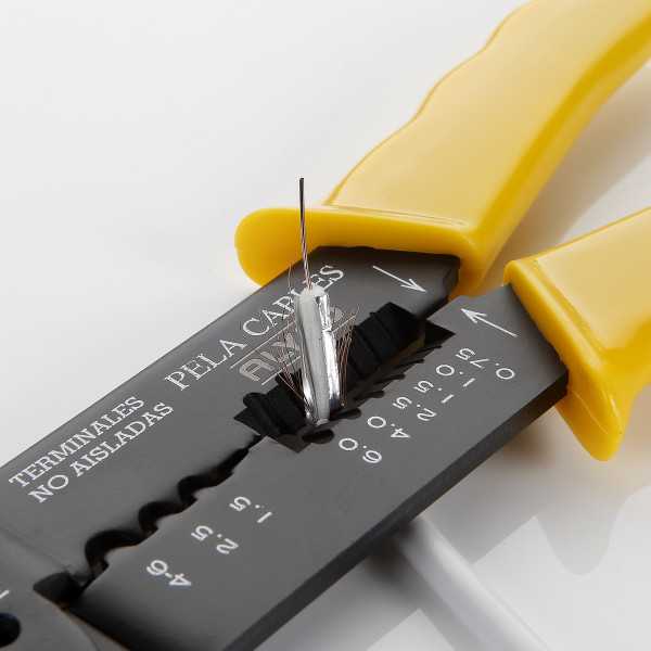 Alicate para terminales aisladas y no aisladas 250 mm ALYCO